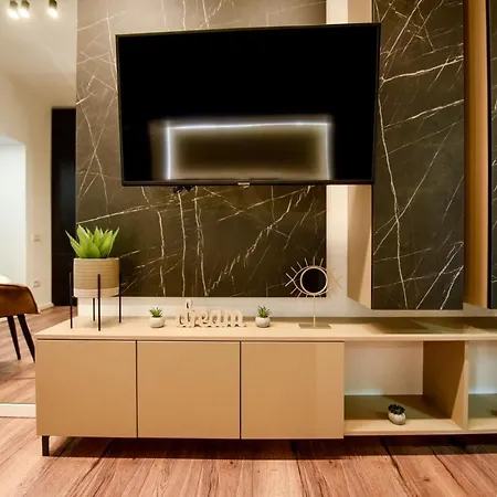 Calea Victoriei Modern - Escape In The Center * Bukarest